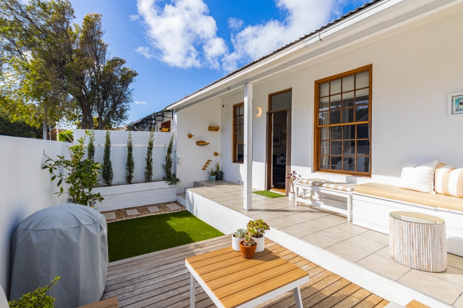 2 Bedroom Property for Sale in Claremont Western Cape